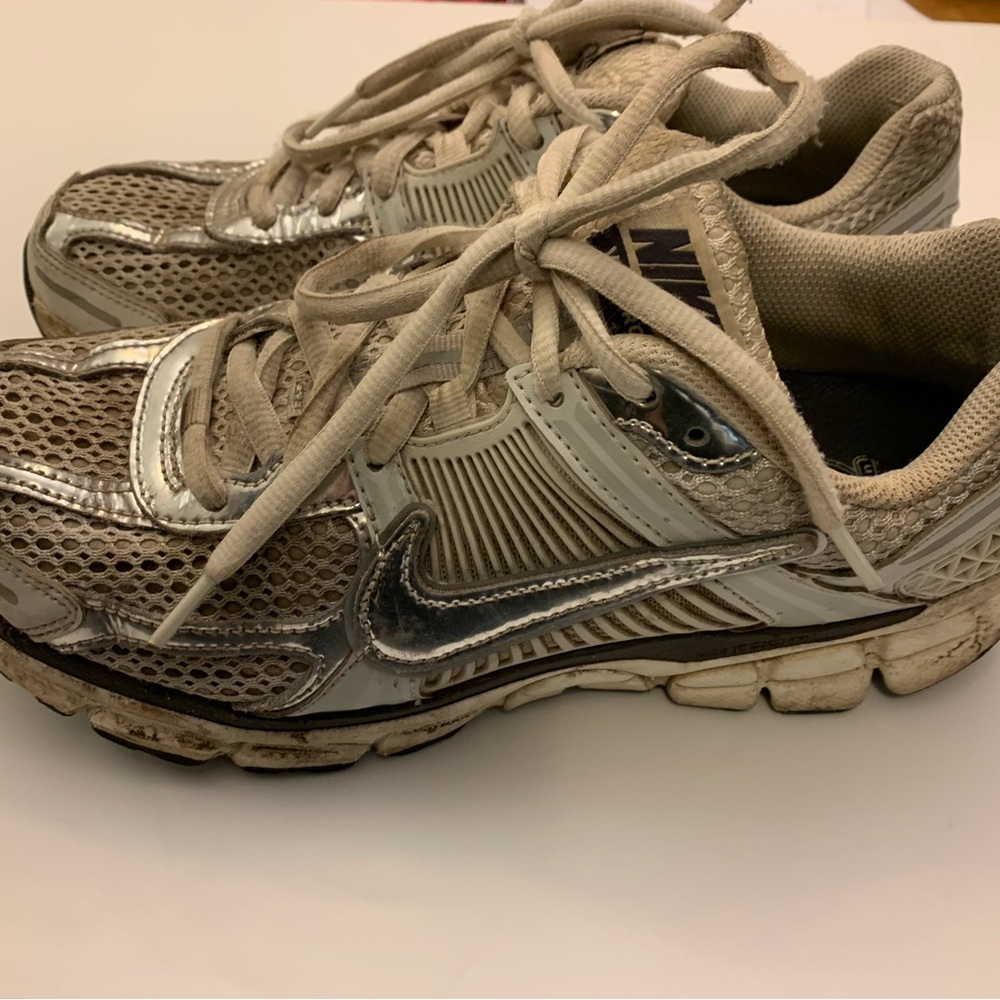 Nike Metallic and Beige Running Shoes